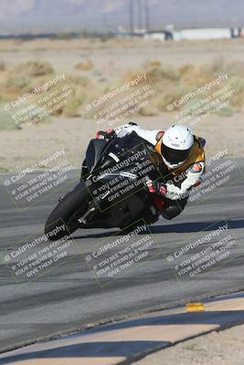 media/Sep-20-2025-Race Pace (Sat) [[d4e1b33f4d]]/Non Verified/Turn 4 Inside (8am)/